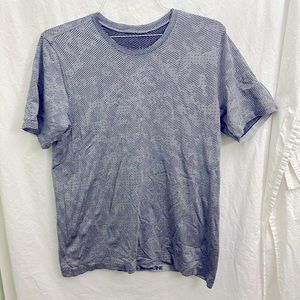 LULULEMON MENS  vent Size Large